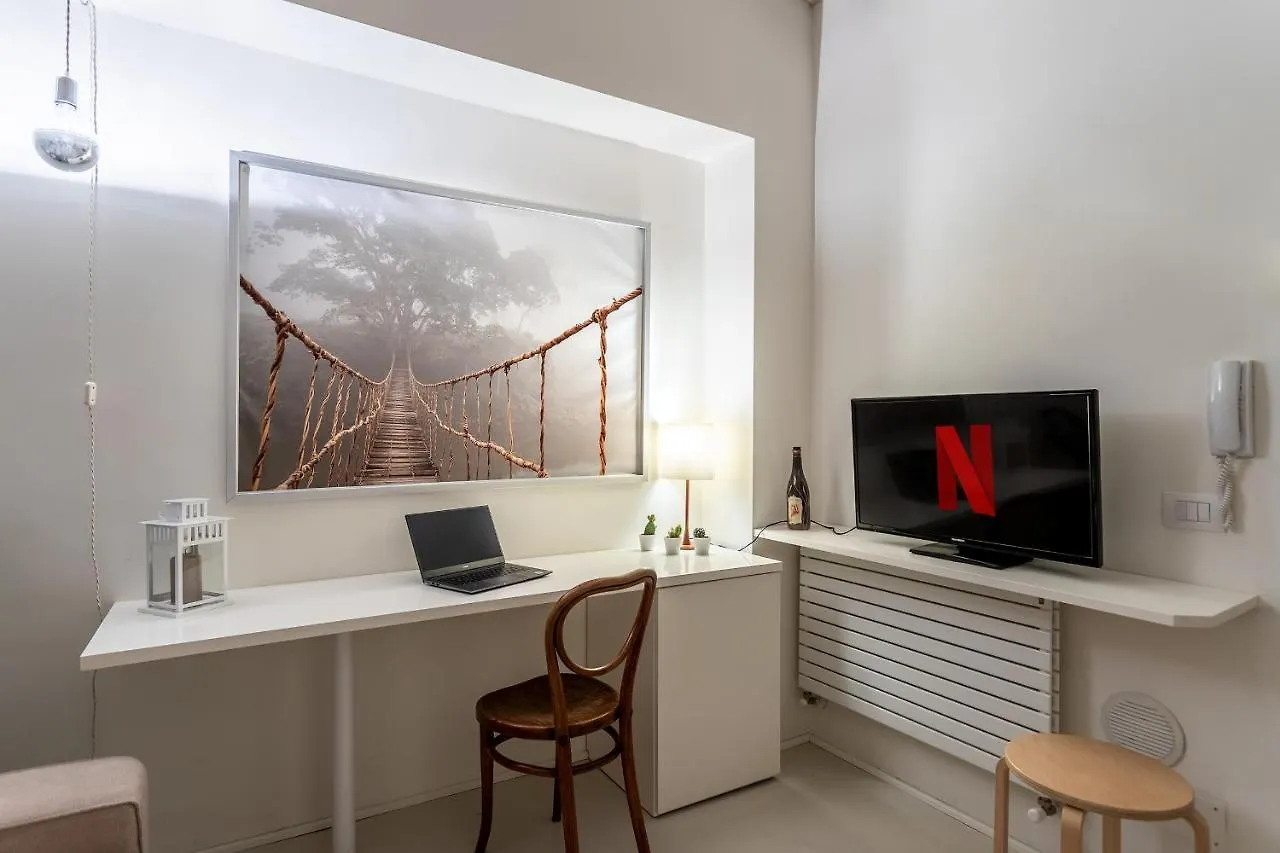 Design Loft Walking Distance Brera-Duomo With Wifi+Netflix Apartment Milan Italy
