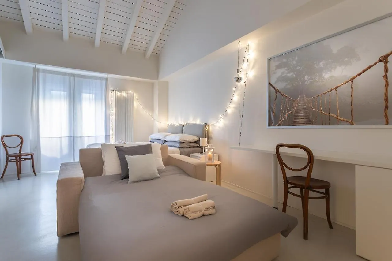 Design Loft Walking Distance Brera-Duomo With Wifi+Netflix Apartment Milan 0*,  Italy