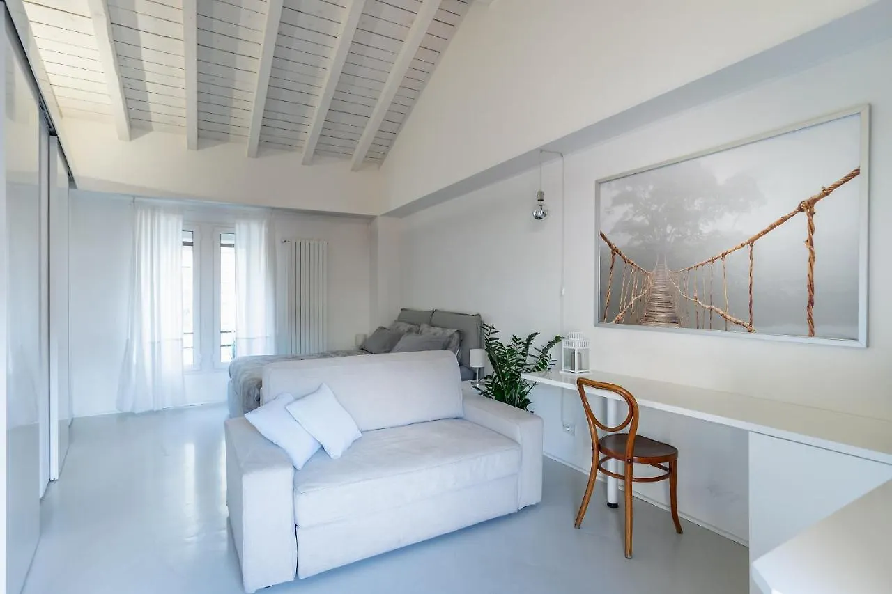 Design Loft Walking Distance Brera-Duomo With Wifi+Netflix Apartment Milan