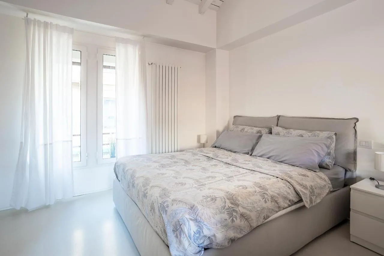 Design Loft Walking Distance Brera-Duomo With Wifi+Netflix Apartment Milan